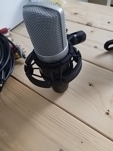 large condenser maudio mic