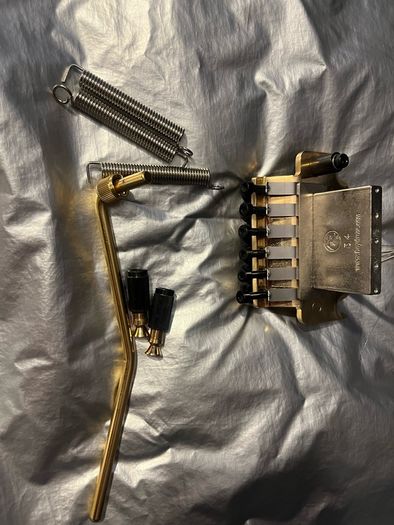 Floyd Rose FRT 1000 Original Tremolo bridge system gold fits Jackson esp charvel Ibanez fender Stratocasters BRAND NEW electric guitar parts accessories