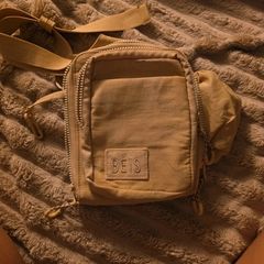 beis sports sling bag