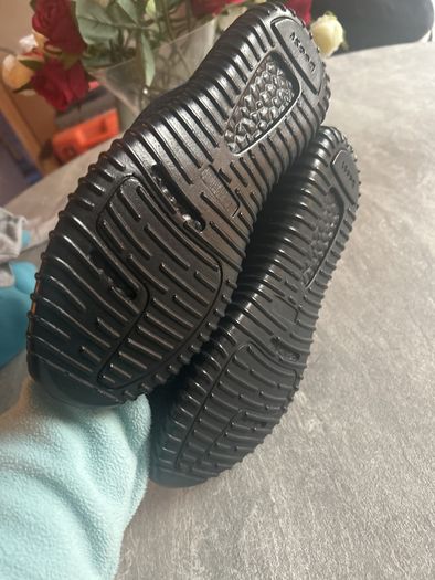 Yeezys size 6.5 never worn blue and black j