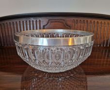 Glass bowl