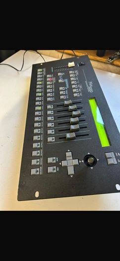 Pilot 2000 DMX Light controller