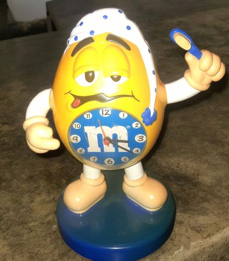 M&M clock 27cm