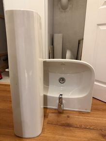 2 NEW Bathroom Sinks & Pedestals (Pair available with taps)