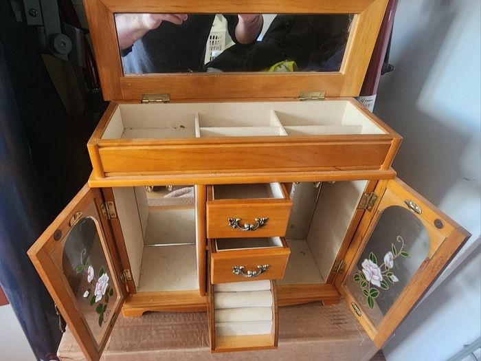 jewelry box