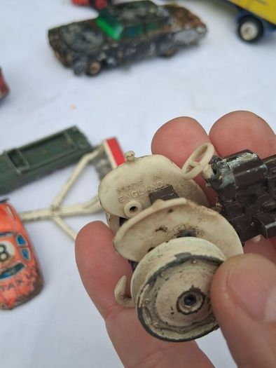 Vintage Diecast Toy Collection (Dinky,Lesney,Mecanno,Corgi) 22 Pieces