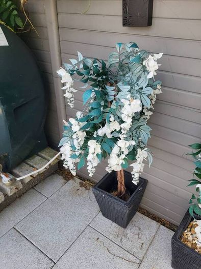 artificial outdoor flowers