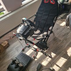 Logitech G29 steering wheel package