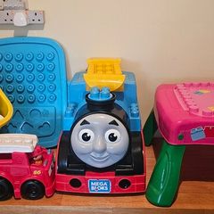 mega blocks bundle thomas the tank and mega block table