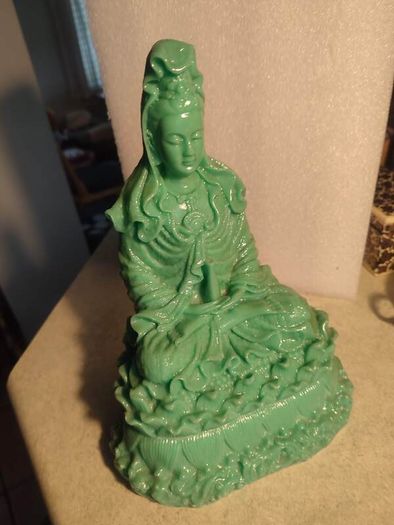 Hindu gods, Chinese gods stamped on base and back Name of Buddha: Guan Yin Buddha statue, jade colour, lap width 18 CM. 25 CM. Tall