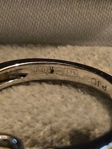 9ct White Gold Ring