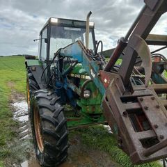 John Deere 2140