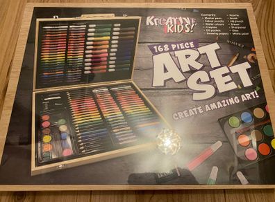 BRAND NEW Kreative Kids art set