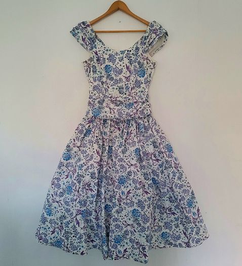 Vintage Laura Ashley - Size 8 - 50s style dress