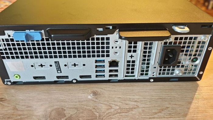 Dell OptiPlex SFF Plus 7020