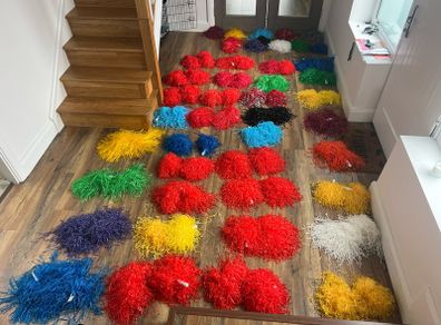 pom poms 34 sets & 9/10 single & bag