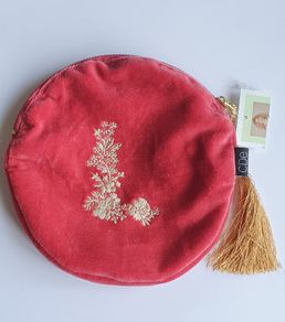BNWT - A Carolyn Donnelly Eclectic Velveteen Pouch - Make-up / Jewellery / Travel ect ..... Size in Pictures