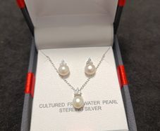 Silver chain with 925 sterling silver earrings