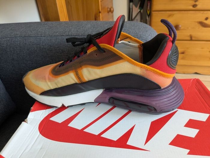 Nike Air Max 2090 Size 9