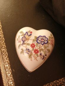 Porcelain Tara tinker box