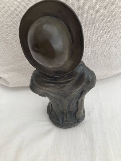 Genesis Fine Arts Figurine (Going Out)