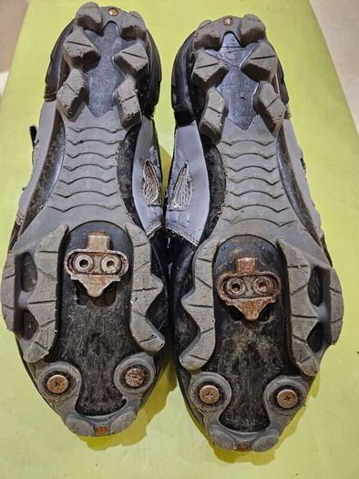 cycling shoes