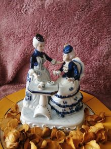 Large porcelain  Figurine by Leonardo Collection