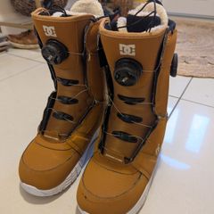 DC snowboard boots