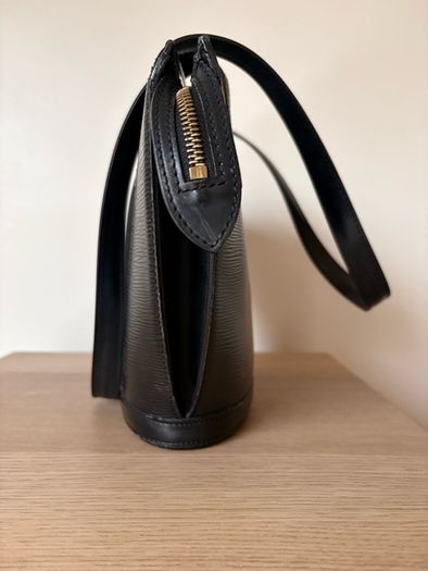 Authentic Louis Vuitton Epi St. Jacques black