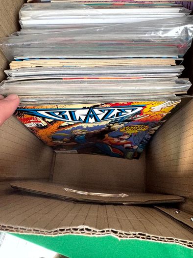 Marvel & DC Long Comic Box w 300 comics for Sale