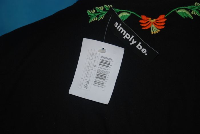 Simly Be Embroldered Size 18