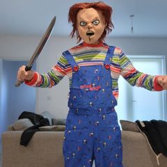 Meduim chucky costume