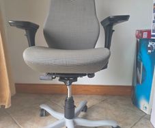 Ergonomic Office Chair (RH / Flokk)