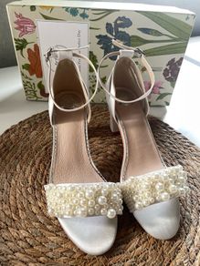 Bridal shoes