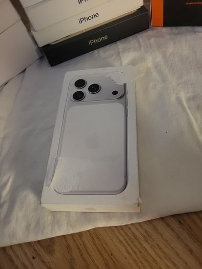 iphone 15 box