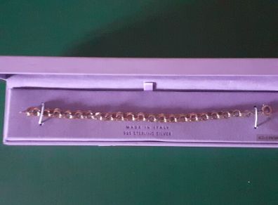 gold bracelet