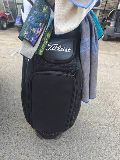 Titleist mid size tour bag