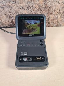 Sony Gv-9e Video Walkman video 8 Pal With Power Supply Adapter Charger