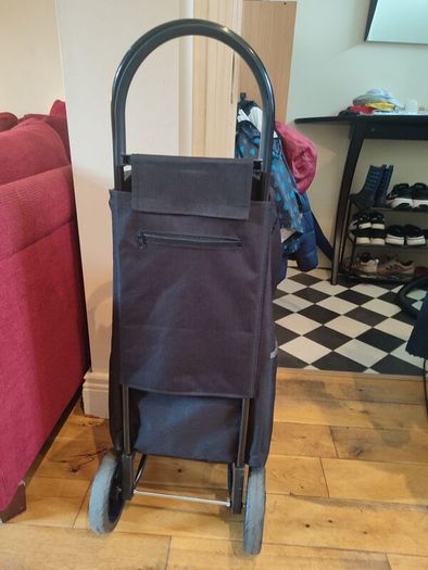 Shopping trolley