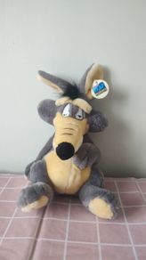 Vintage Wile E. Coyote plush toy by Playmakers