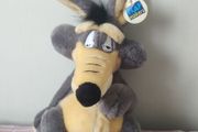 Vintage Wile E. Coyote plush toy by Playmakers