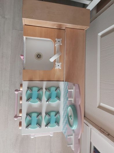 play kitchen le toy van
