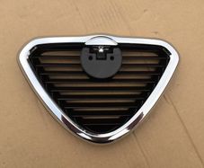 Radiator Grille (Alfa Romeo 164)