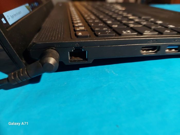 Fujitsu Lifebook Stylistic Series, Model A1530,  Intel Core i5-1035G1 CPU, 1.19GHz, 8GB Ram, 300GB SSD, Windows 10, Microsoft Edge, Chrome and VLC