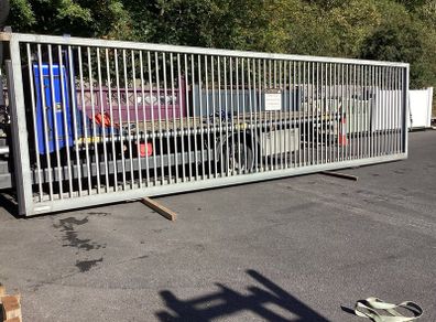 Large Sliding Gate