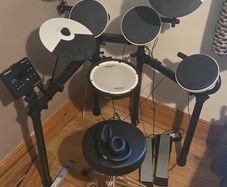 Roland TD-02KV Player Pack w/Stool, Sticks + Headphones