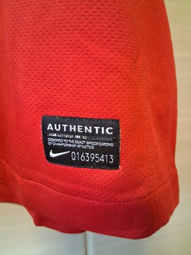 Arsenal Jersey. Official Arsenal Home Jersey From 2011. Authentic Original From The Time. Not A Modern Day Remake.