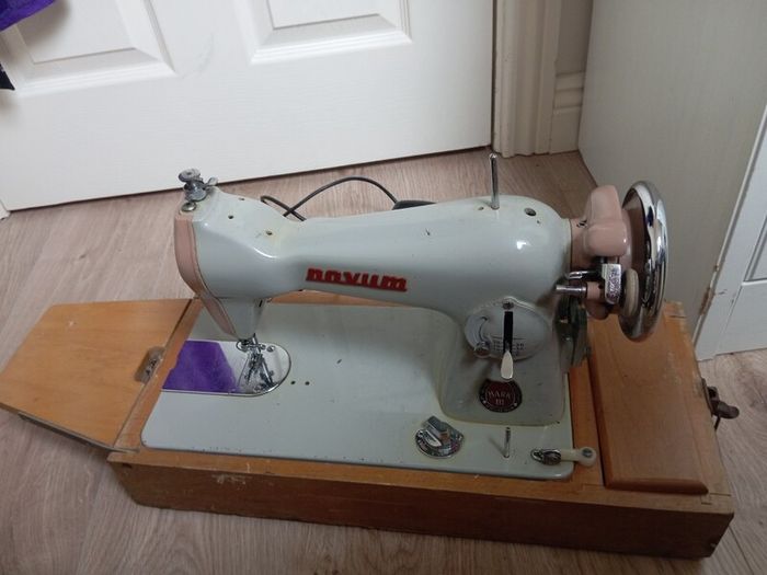 sewing machine novum