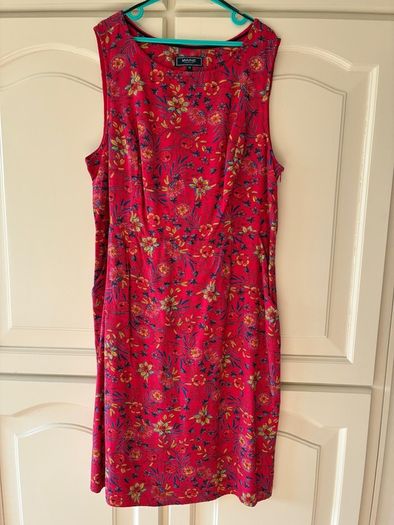 Great pink sleeveless Maine dress