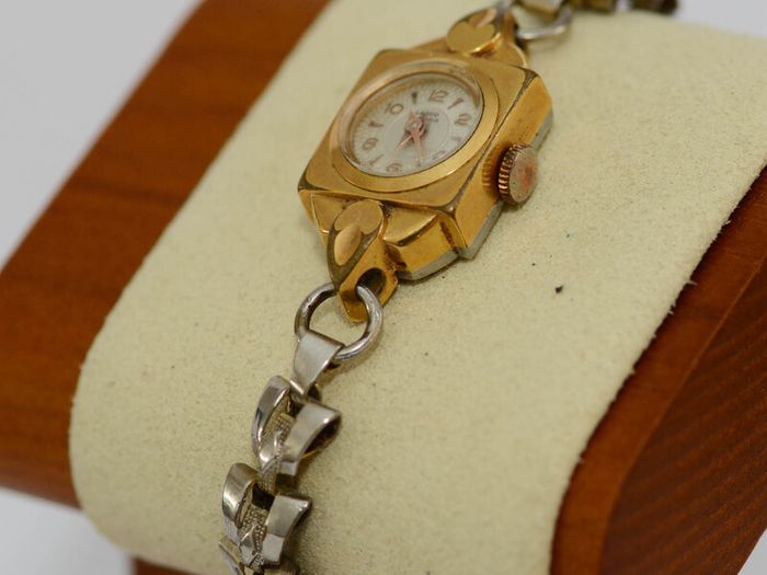 Vintage Ladies Lanco Gold Watch